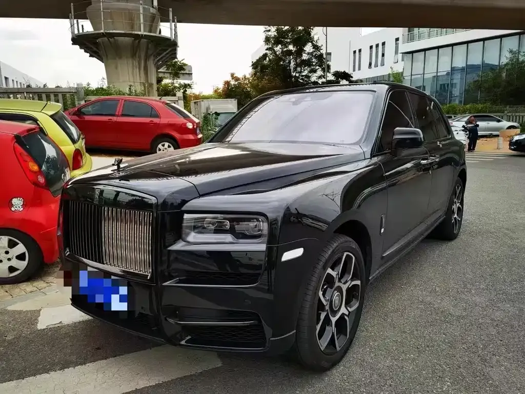 Rolls-Royce Cullinan — фото 1