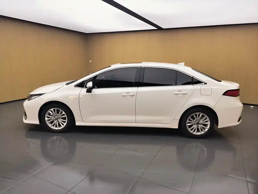Toyota Allion — фото 6