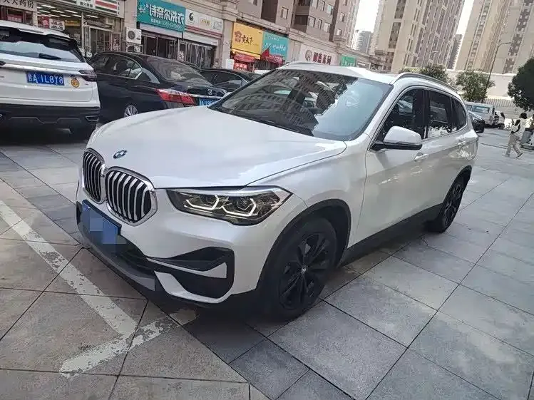 BMW X1 — фото 1