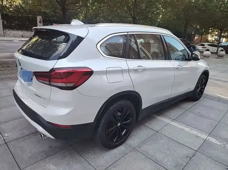 BMW X1 — фото 8