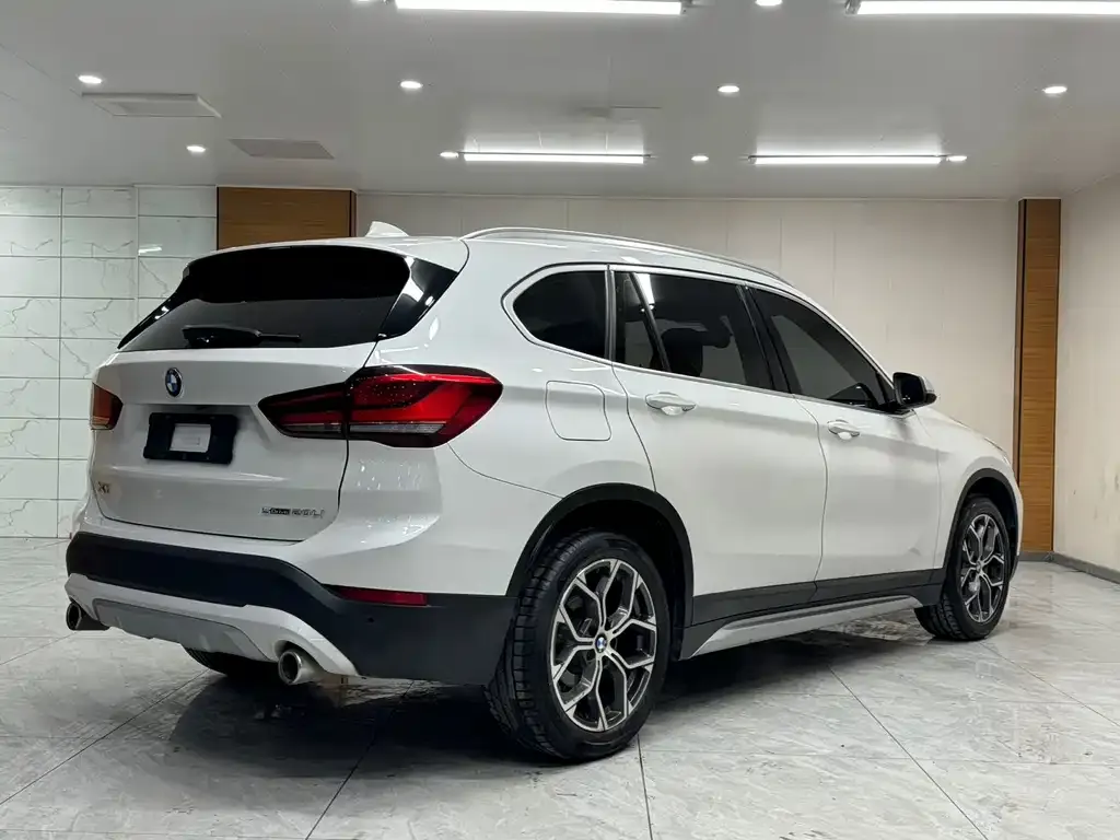 BMW X1 — фото 7