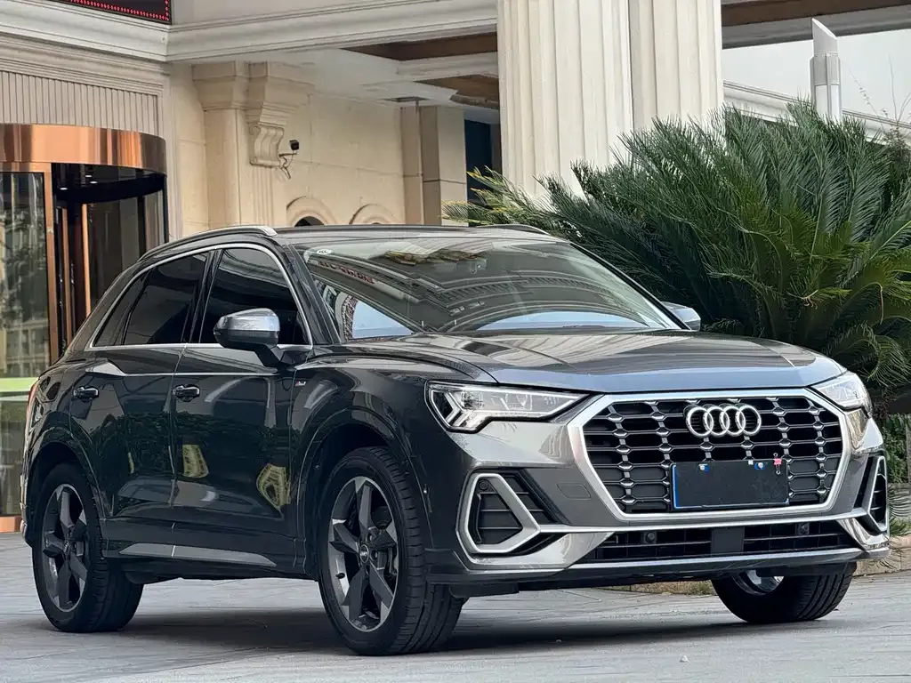 Audi Q3 — фото 10