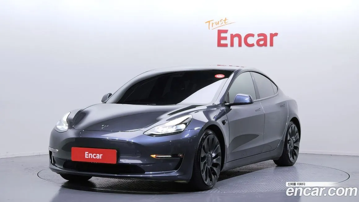 Tesla Model 3 — фото 1