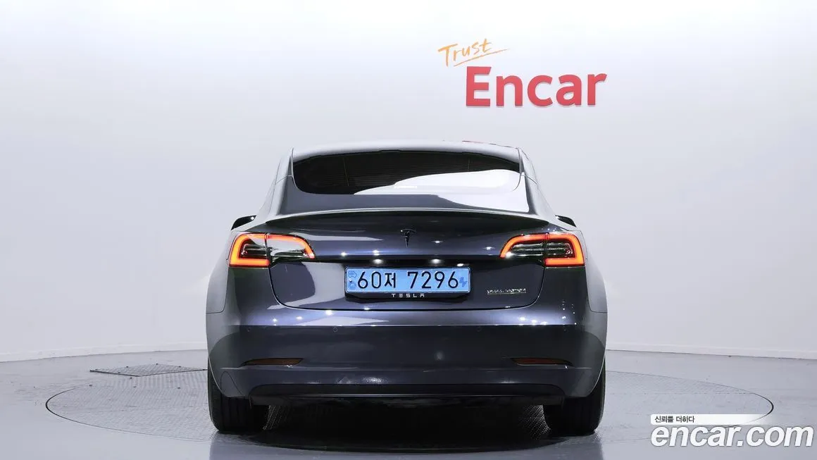 Tesla Model 3 — фото 4