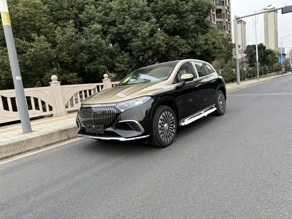 Mercedes-Benz EQS SUV — фото 1
