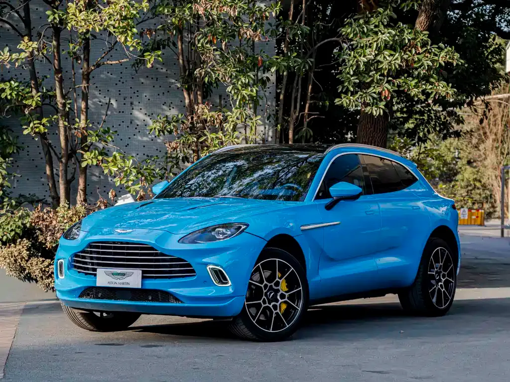 Aston Martin DBX — фото 1