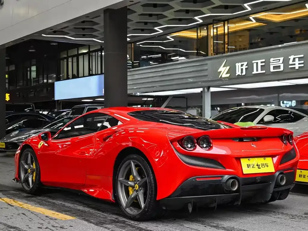 Ferrari F8 — фото 9