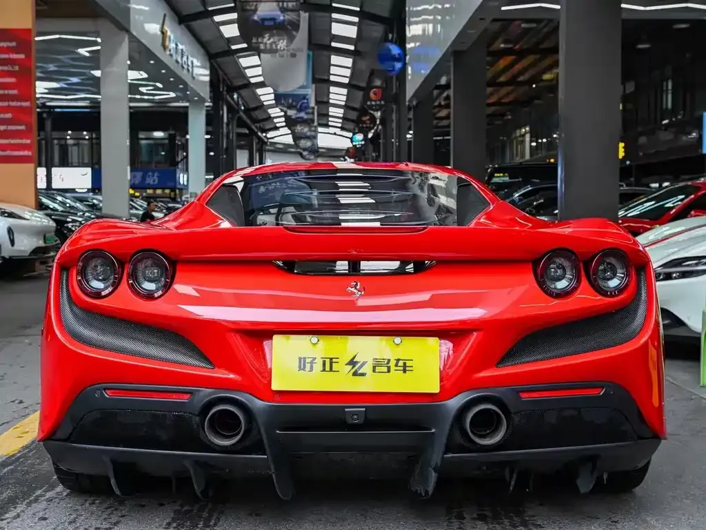 Ferrari F8 — фото 8