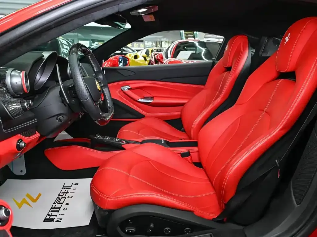 Ferrari F8 — фото 6
