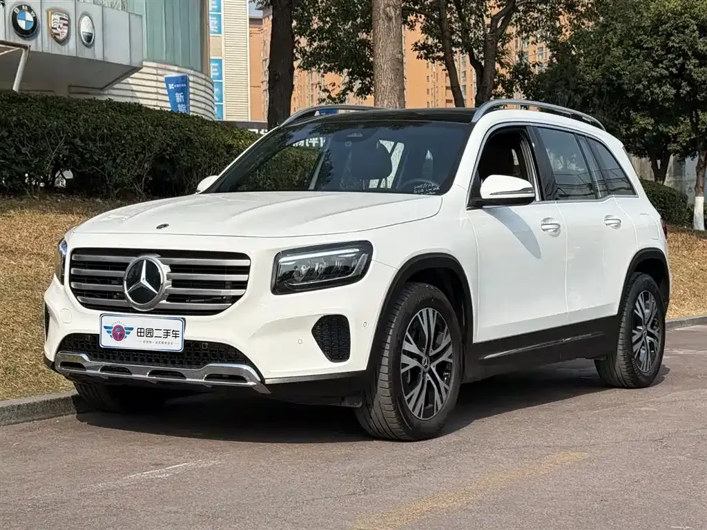 Mercedes-Benz GLB — фото 1