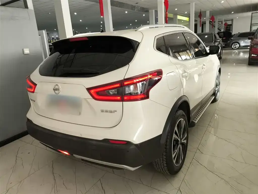 Nissan Qashqai — фото 10