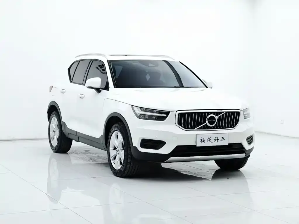 Volvo XC40 — фото 2