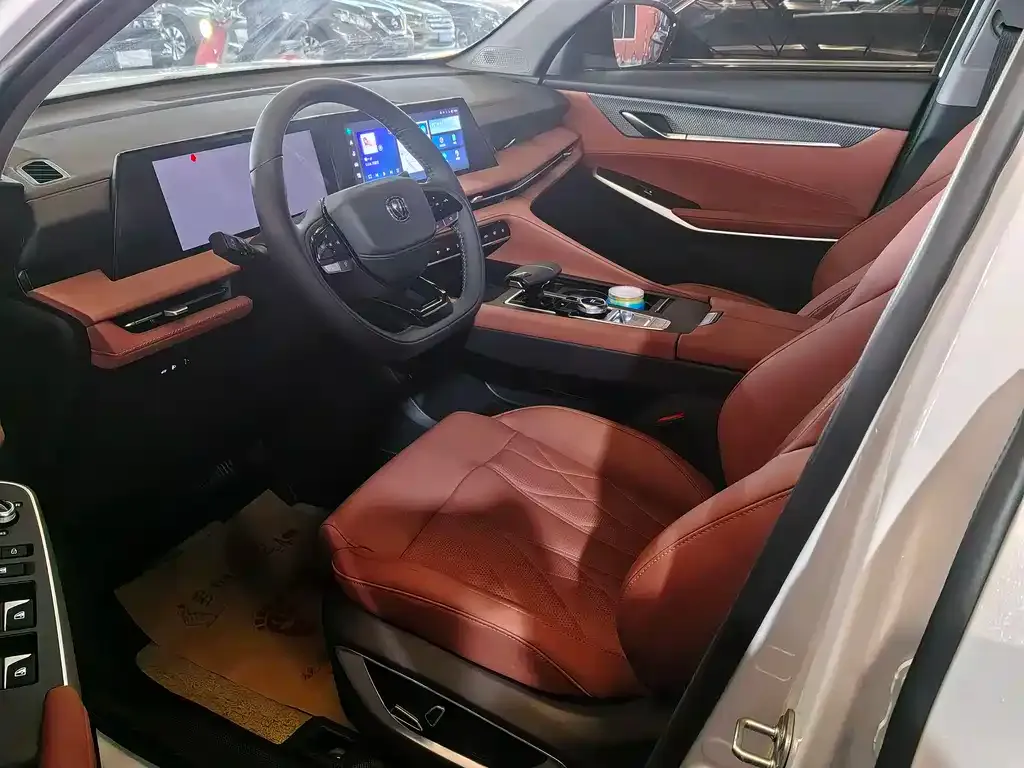 Changan CS75PLUS — фото 2