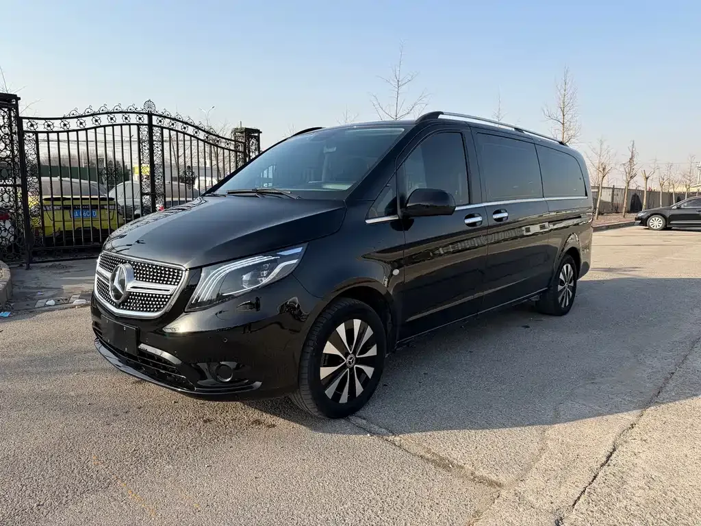 Mercedes-Benz Vito — фото 1