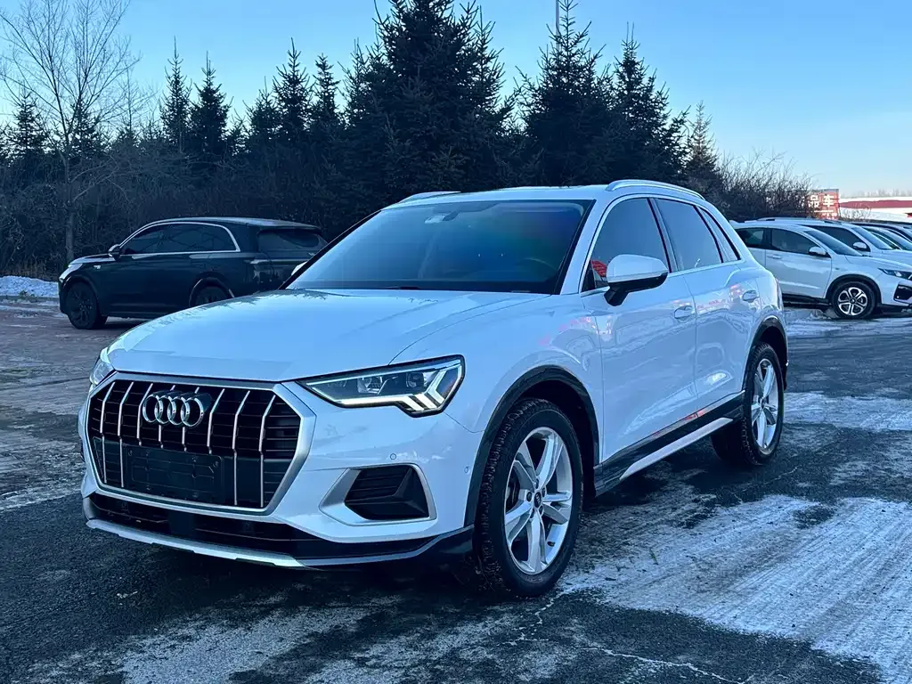 Audi Q3 — фото 1