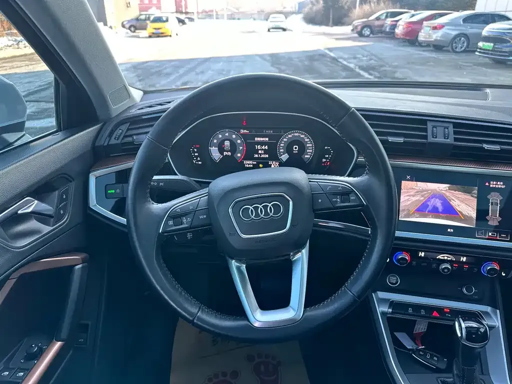 Audi Q3 — фото 5