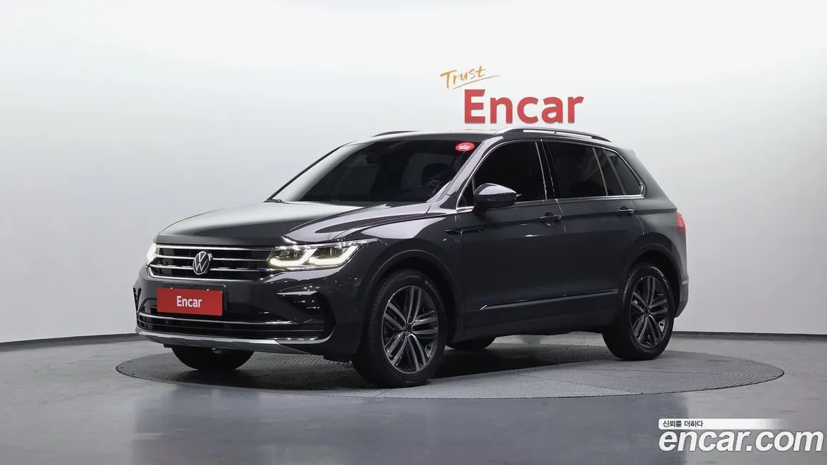 Volkswagen Tiguan — фото 1
