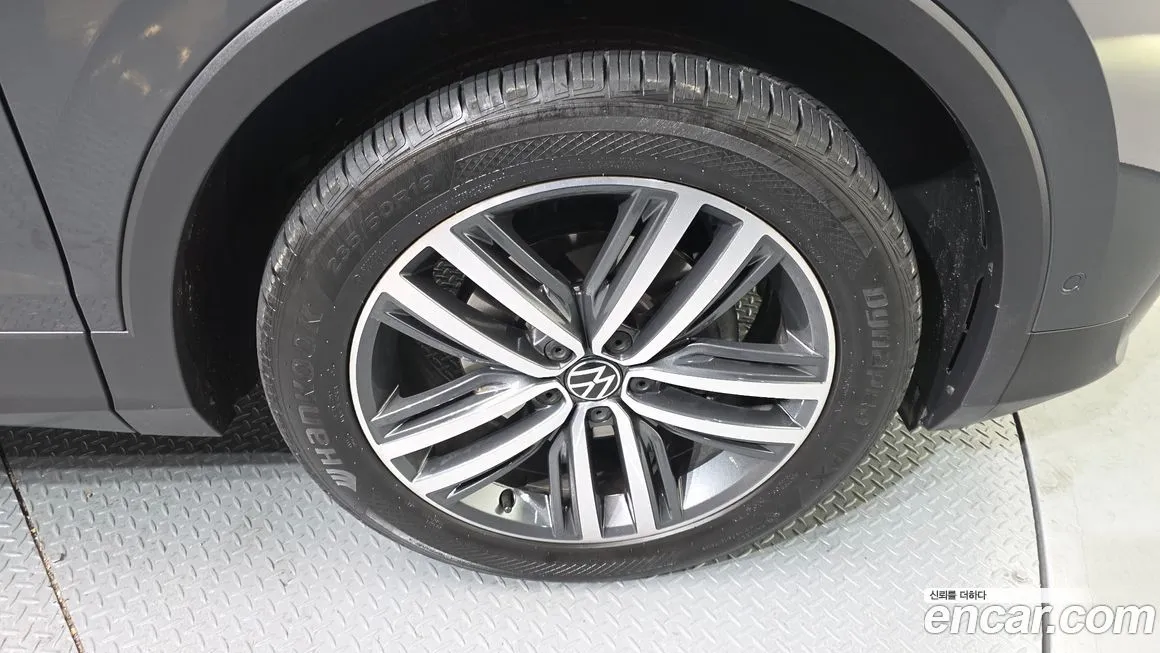 Volkswagen Tiguan — фото 9
