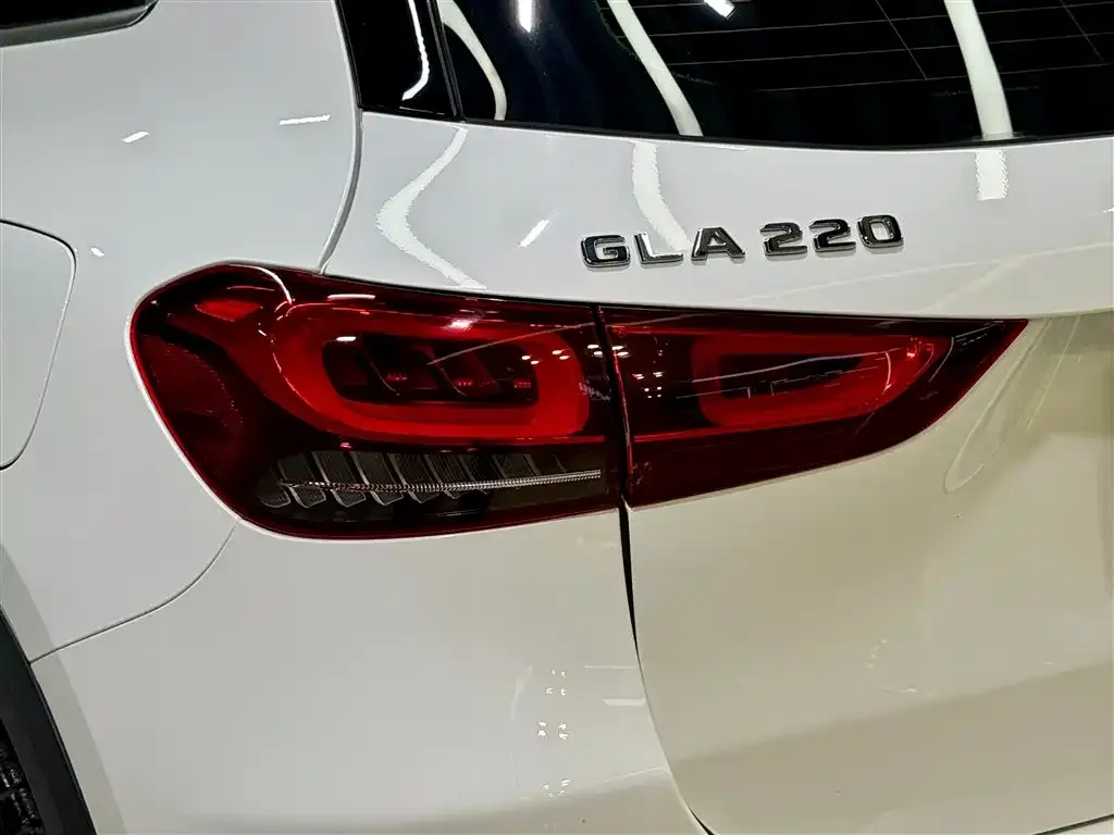 Mercedes-Benz GLA — фото 10