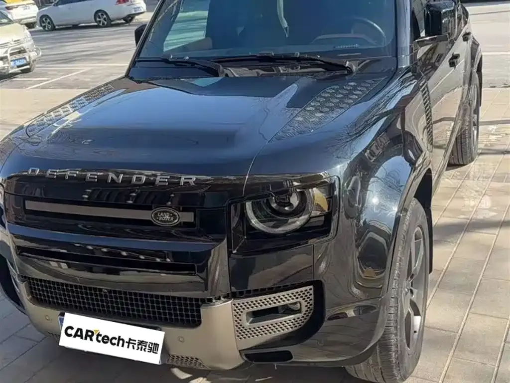 Land Rover Defender — фото 1