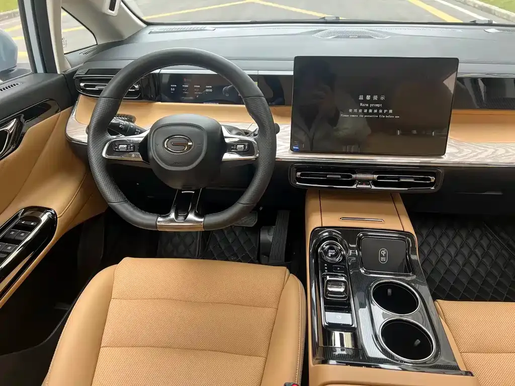 GAC Motor E8 Hybrid — фото 10