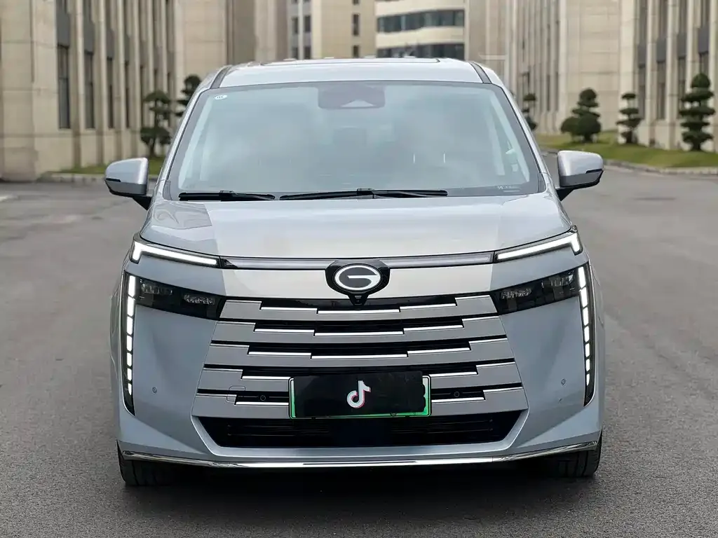 GAC Motor E8 Hybrid — фото 6