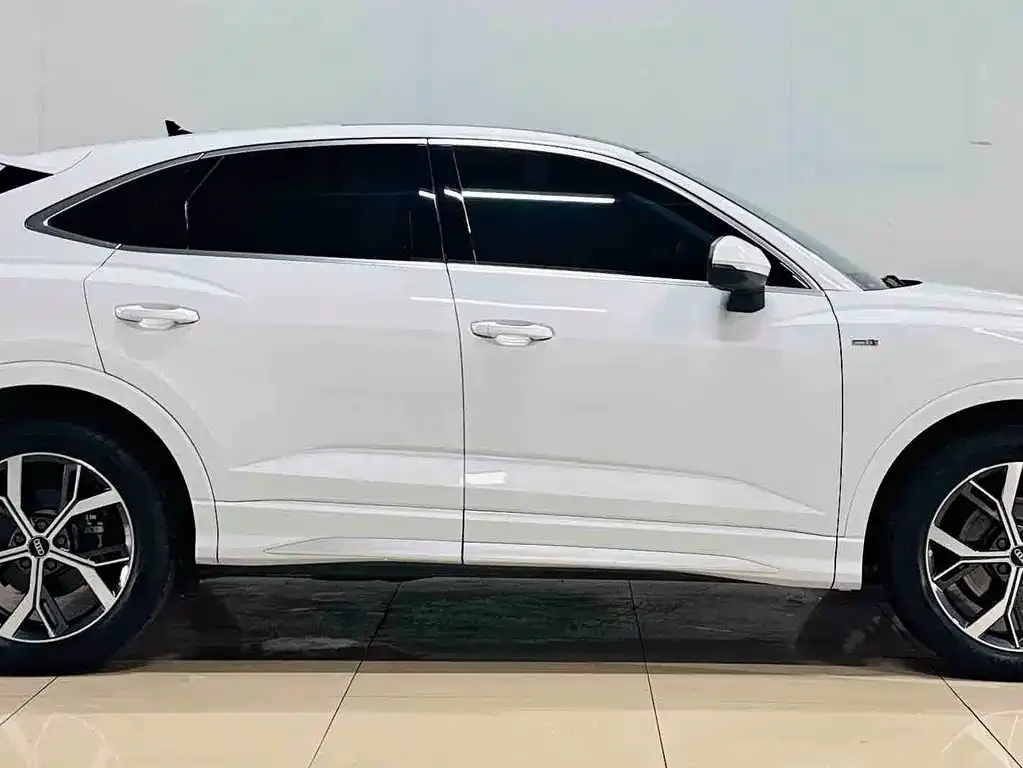 Audi Q3 Sportback — фото 8