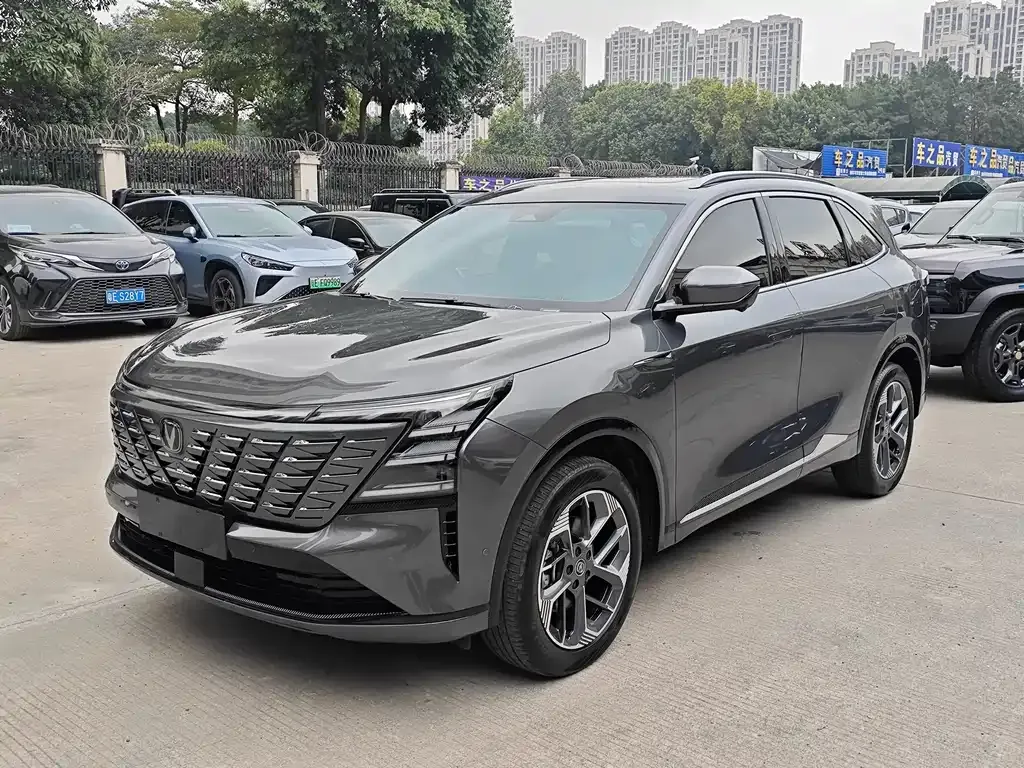 Changan CS75PLUS — фото 1