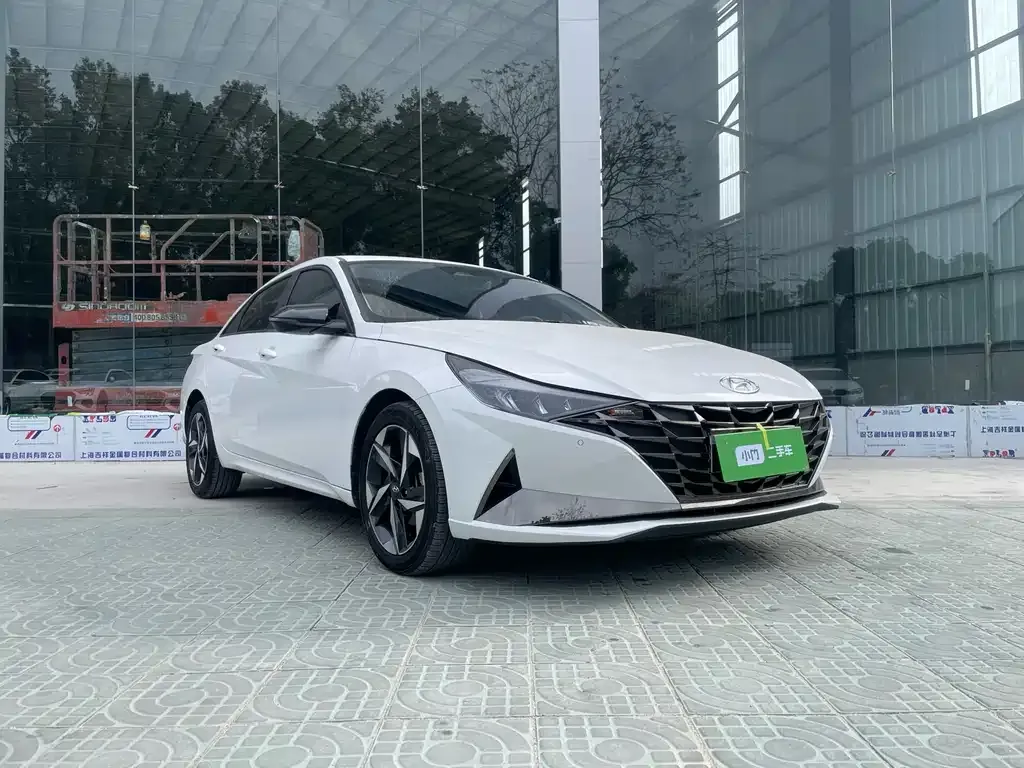 Hyundai Elantra — фото 4