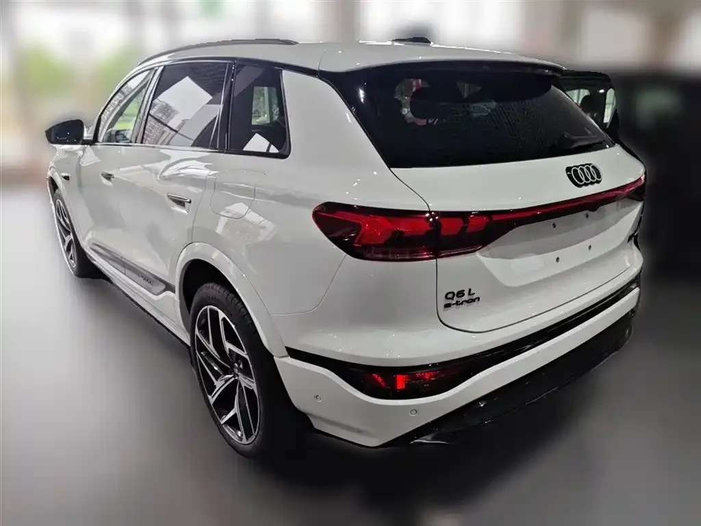 Audi Q6L e-tron — фото 4
