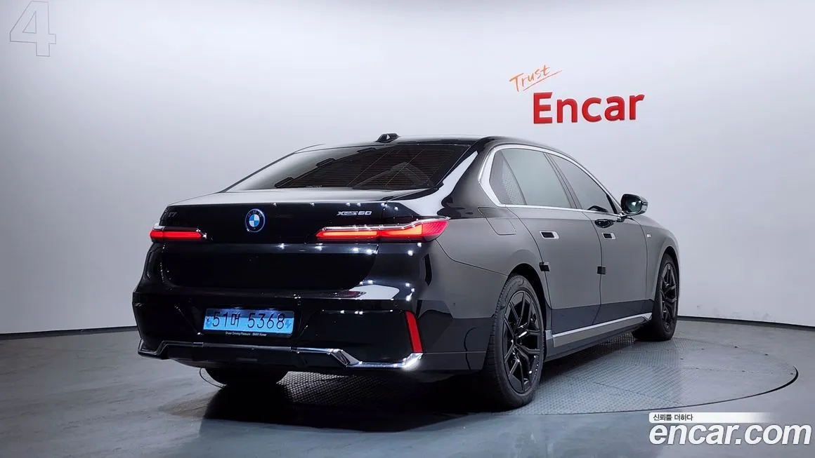 BMW i7 — фото 2