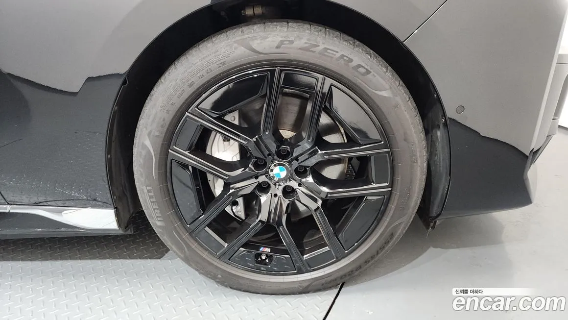 BMW i7 — фото 6