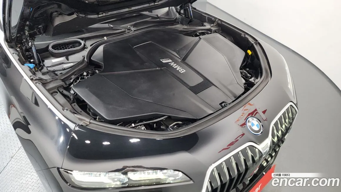 BMW i7 — фото 8