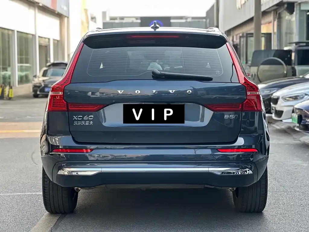 Volvo XC60 — фото 9