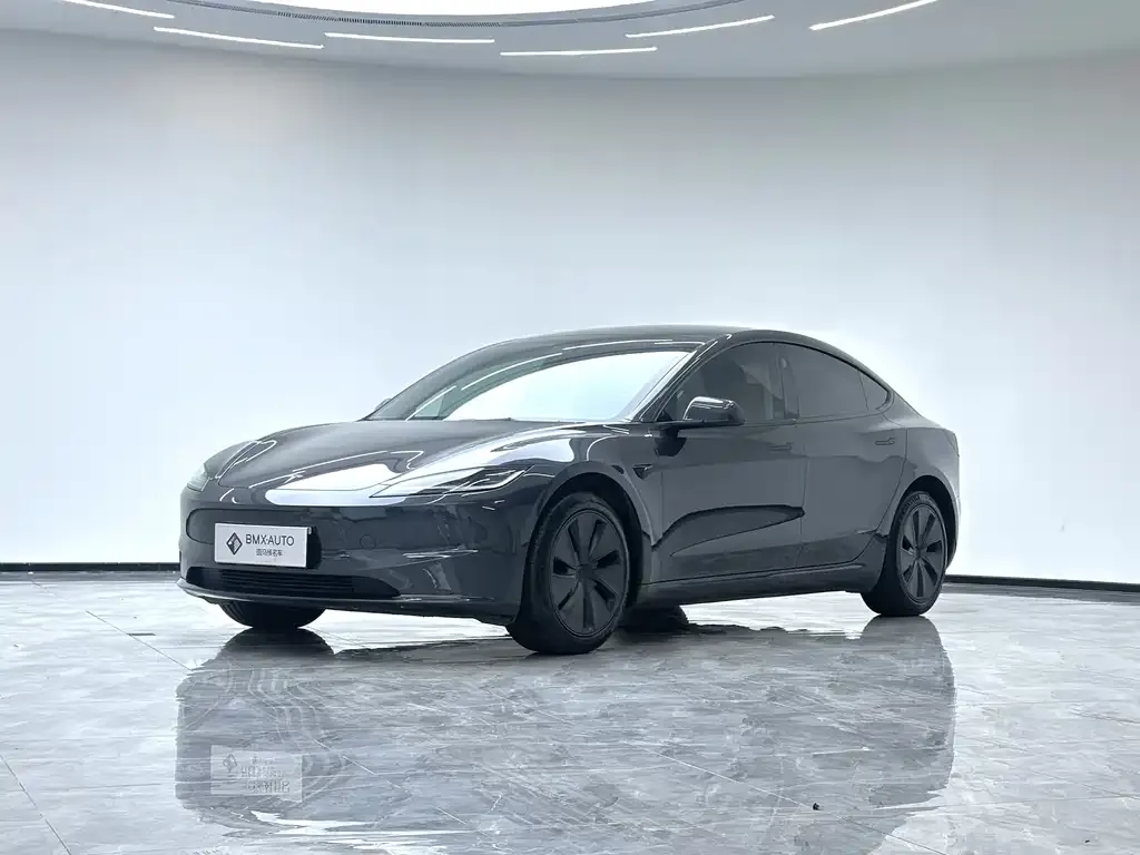 Tesla Model 3 — фото 1