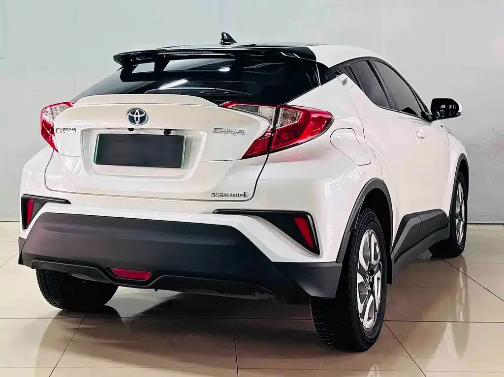 Toyota C-HR EV — фото 5