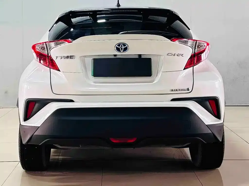 Toyota C-HR EV — фото 8