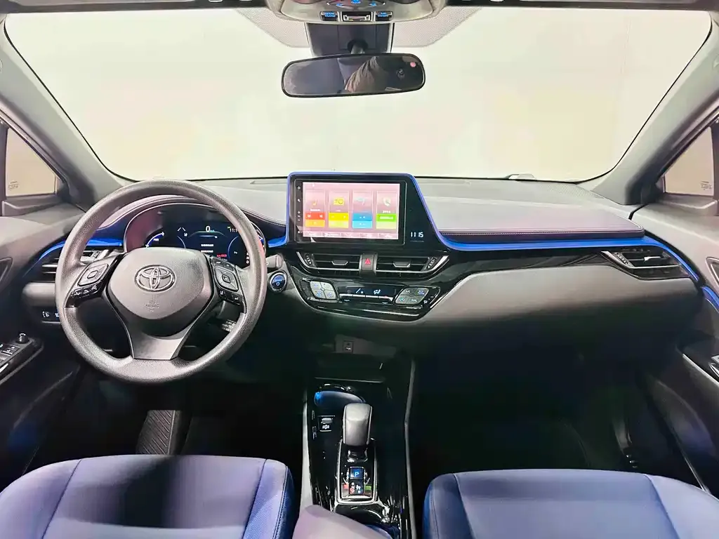 Toyota C-HR EV — фото 9