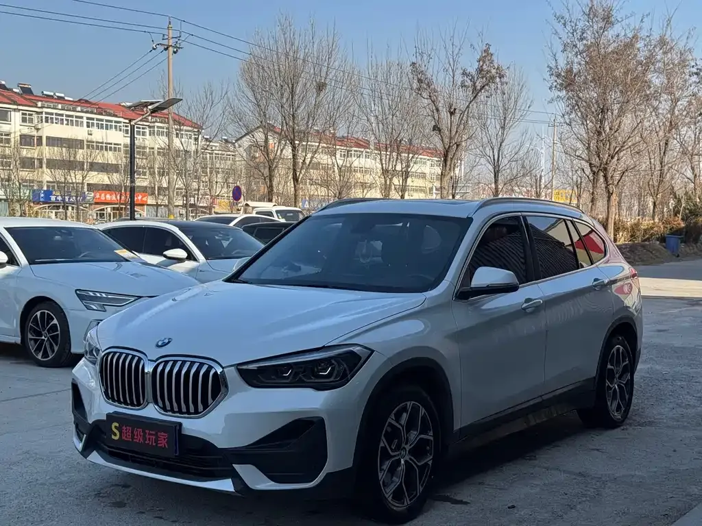 BMW X1 — фото 1