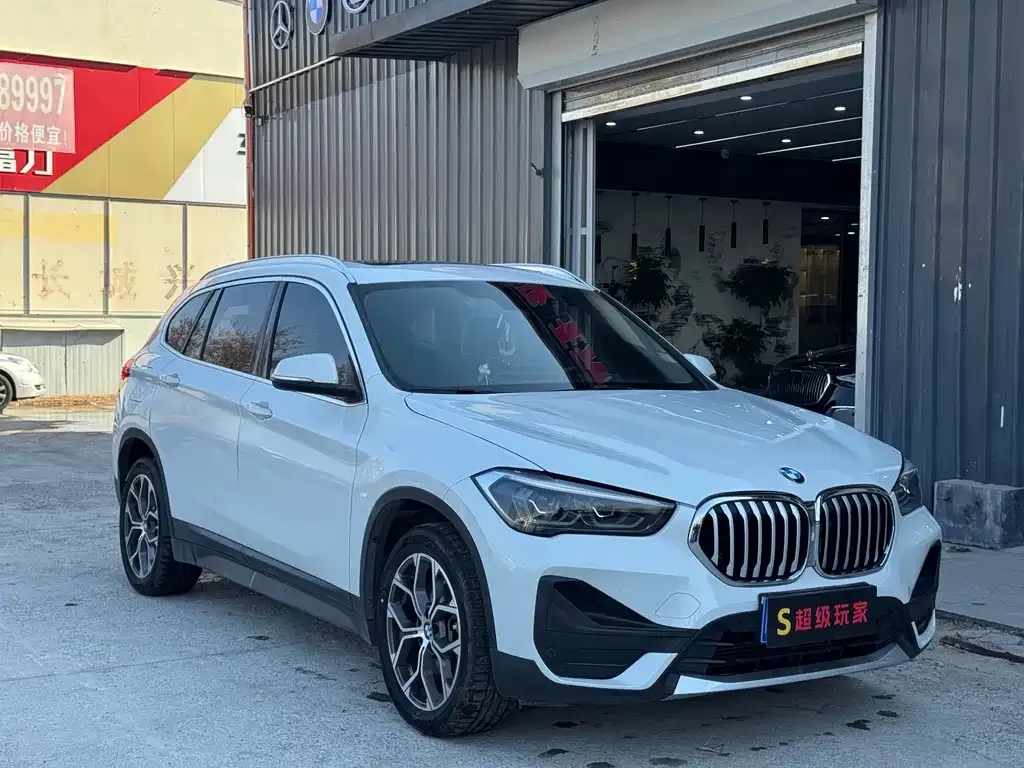 BMW X1 — фото 8