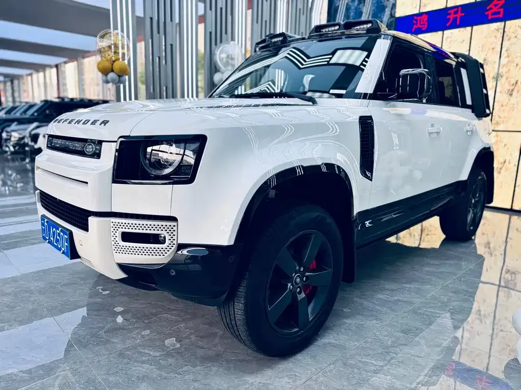 Land Rover Defender — фото 1