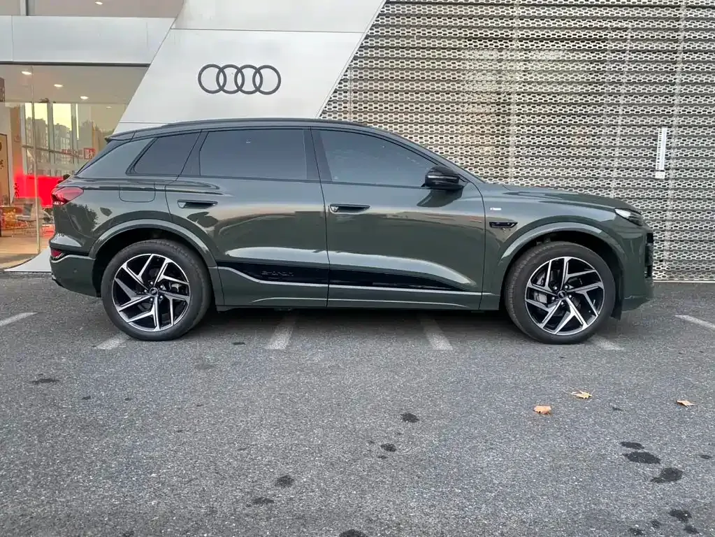 Audi Q6L e-tron — фото 8