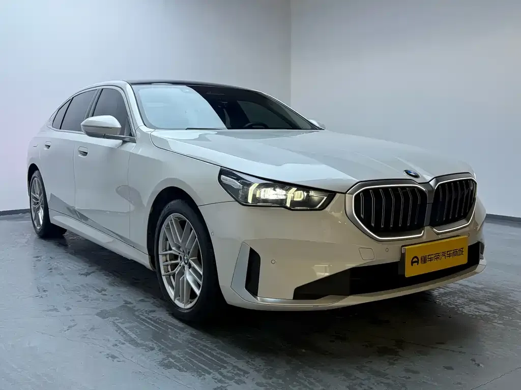 BMW 5 Series — фото 2