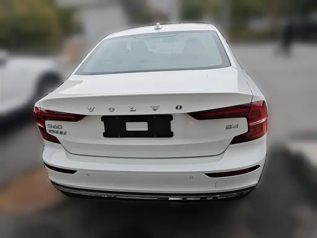 Volvo S60 — фото 4