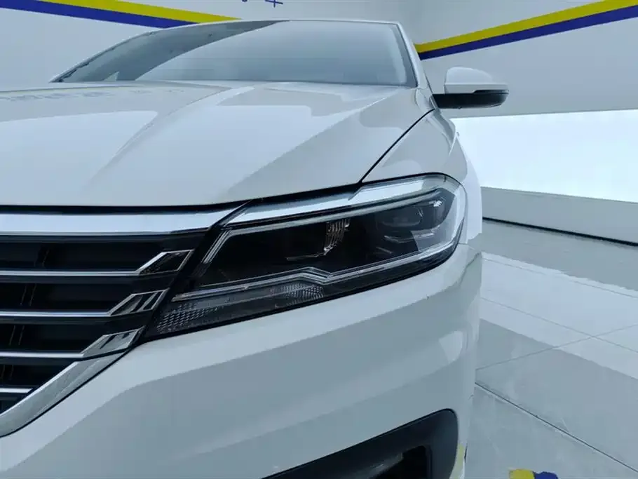 Volkswagen Lavida — фото 6