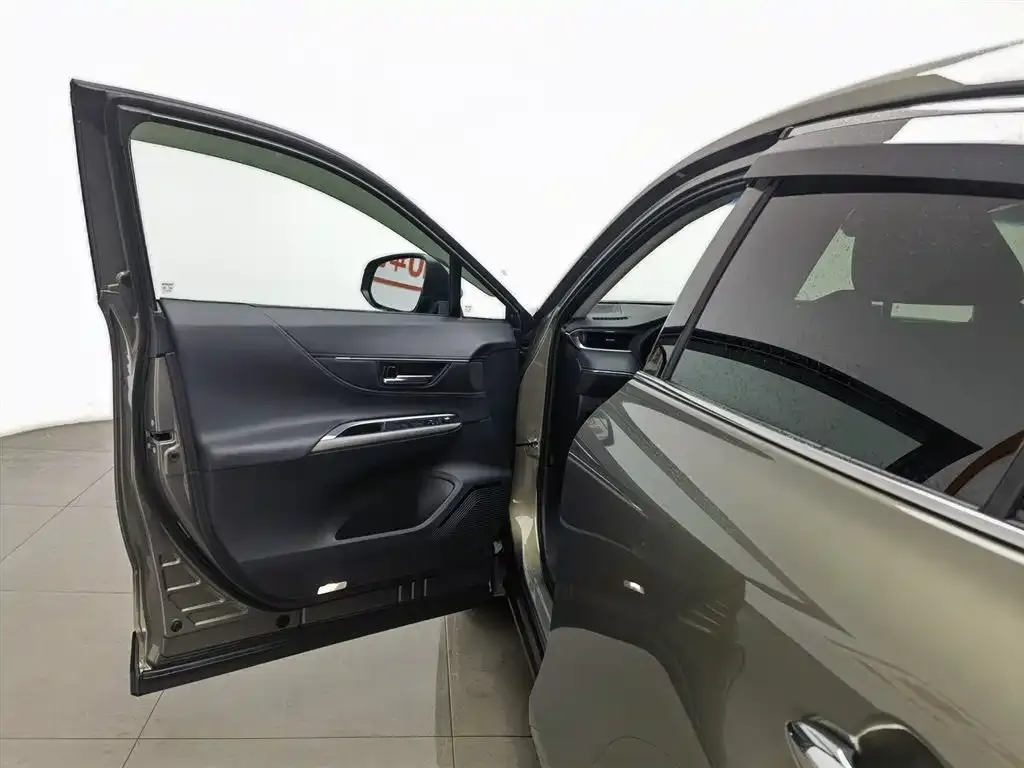 Toyota Harrier — фото 6