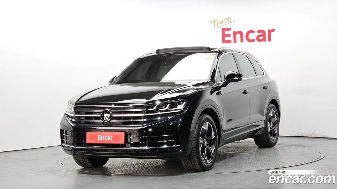 Volkswagen Touareg — фото 1