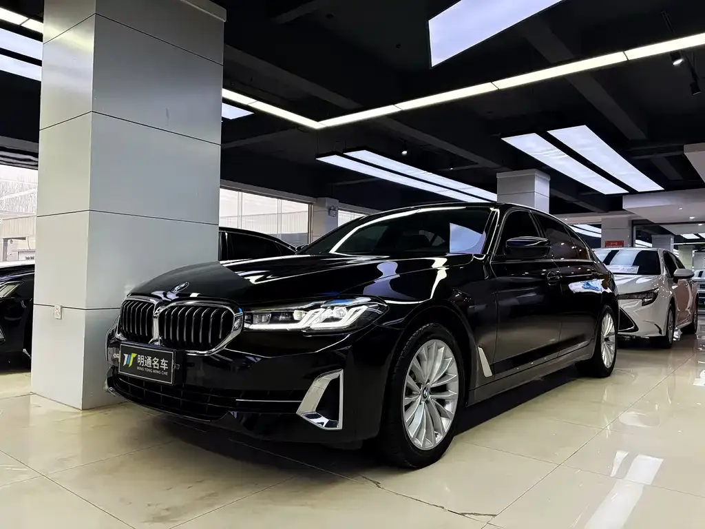 BMW 5 Series — фото 1