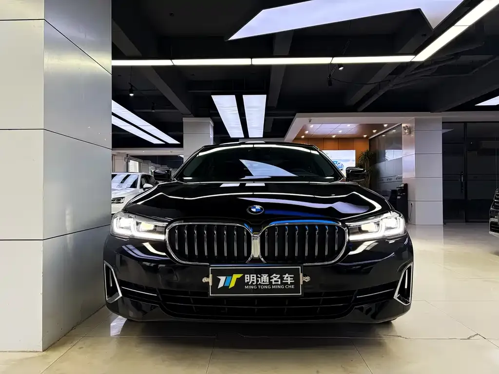 BMW 5 Series — фото 4