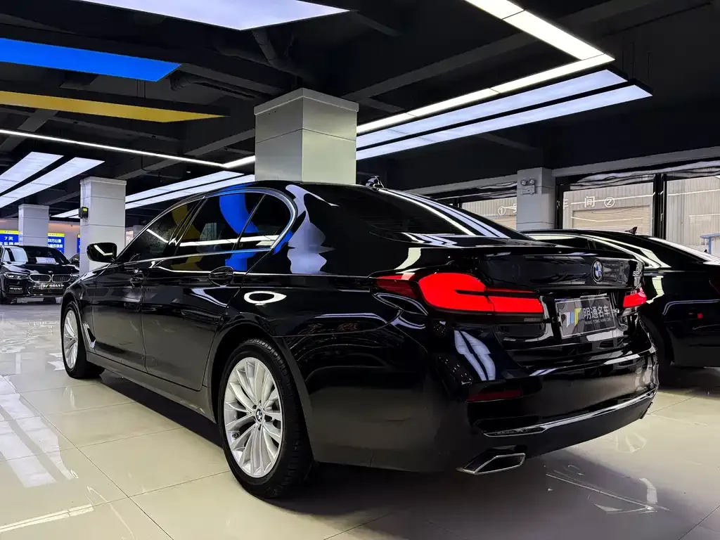 BMW 5 Series — фото 3